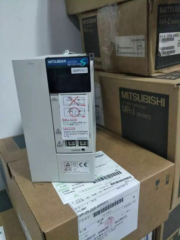 NEW MITSUBISHI AC SERVO DRIVER MR-J2S-200B-S009V613 EXPEDITED SHIPPING