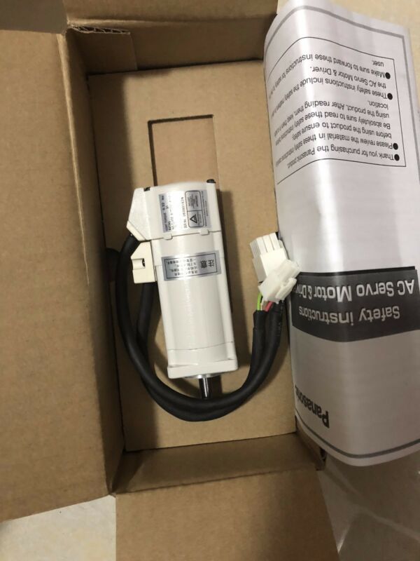 NEW PANASONIC AC SERVO MOTOR MSMA012A1Q EXPEDITED SHIPPING