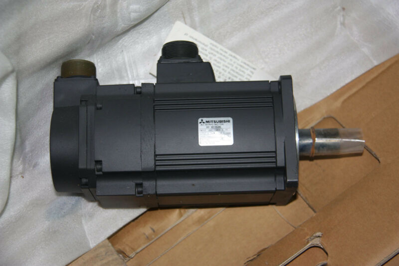 NEW ORIGINAL MITSUBISHI AC SERVO MOTOR HC-RF153B EXPEDITED SHIPPING