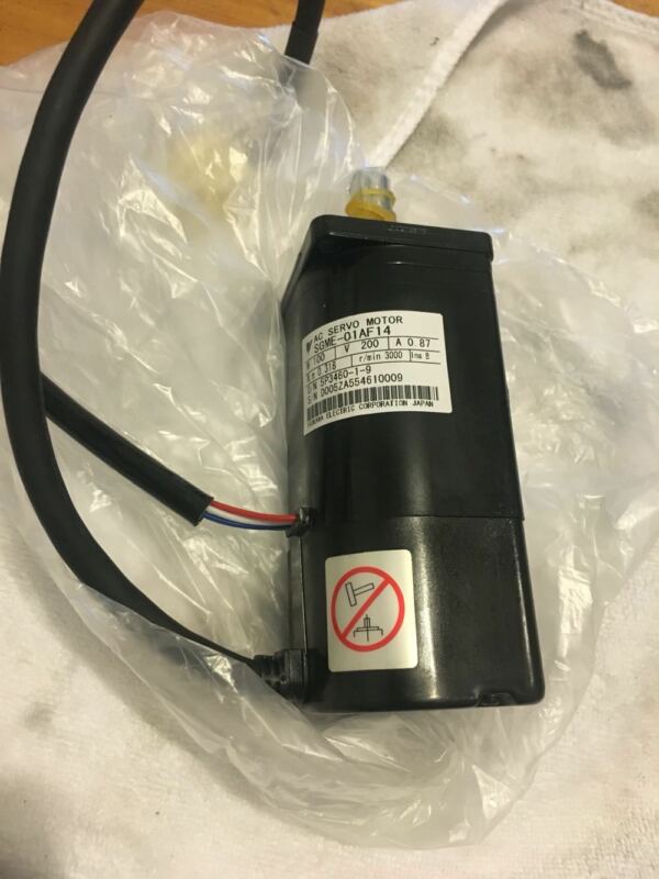 YASKAWA AC SERVO MOTOR SGME-01AF14 NEW ORIGINAL EXPEDITED SHIPPING