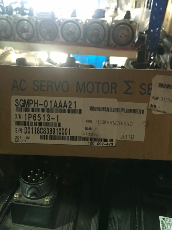 NEW ORIGINAL YASKAWA AC SERVO MOTOR SGMPH-01AAA21 EXPEDITED SHIPPING