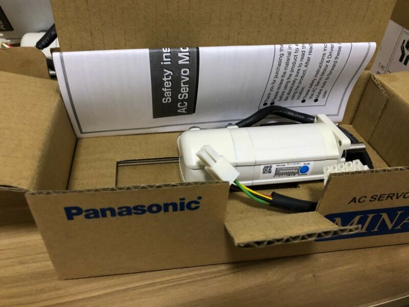 NEW ORIGINAL PANASONIC AC SERVO MOTOR MSM012A1A EXPEDITED SHIPPING