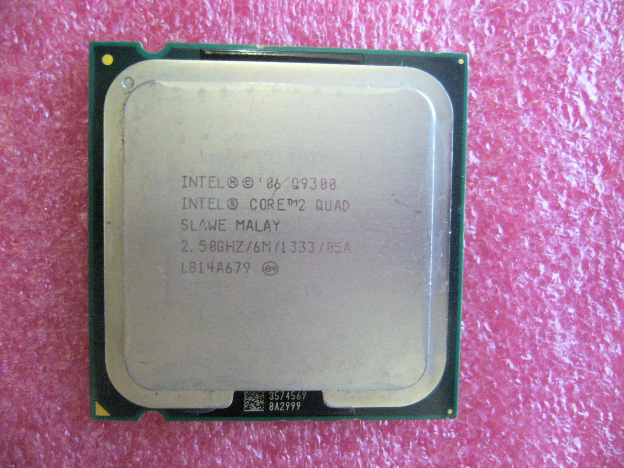 QTY 1x INTEL Quad Cores Q9300 CPU 2.50GHz/6MB/1333Mhz LGA775 SLAWE