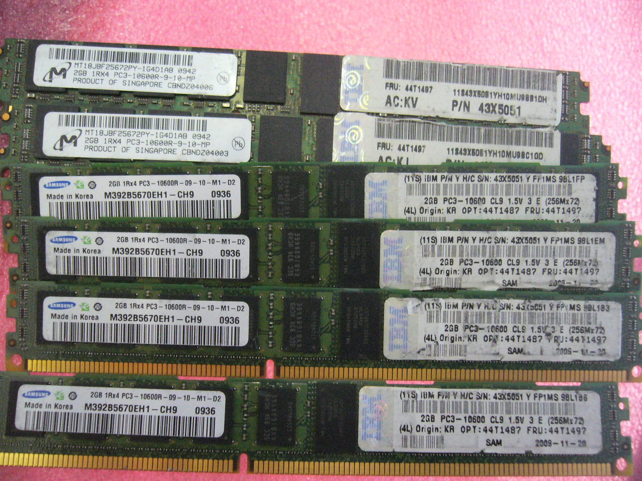 QTY 1x 2GB DDR3 PC3-10600R ECC Registered memory IBM P/N 43X5051