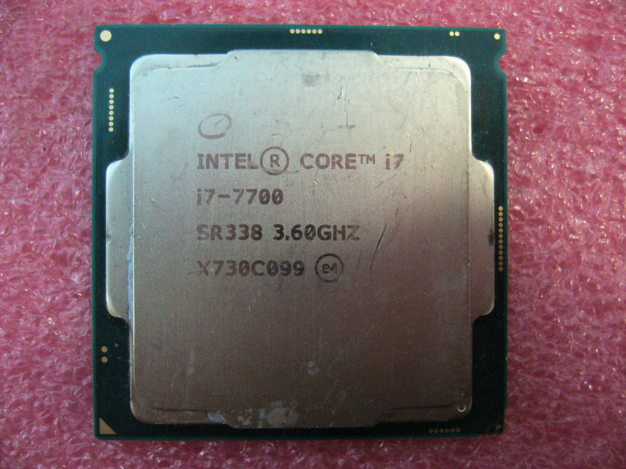 QTY 1x Intel CPU i7-7700 Quad-Cores 3.6Ghz 8MB LGA1151 SR338 bent corner