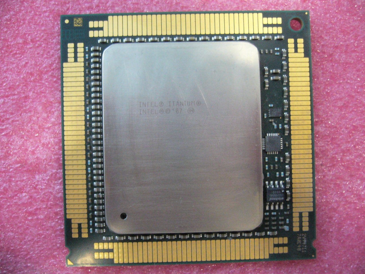 QTY 1x Intel HP Itanium CPU 9350 CPU Quad-Cores 1.73Ghz LGA1248 SLBMX