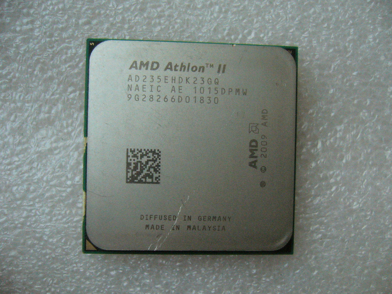 QTY 1x AMD Athlon II X2 235e 2.7 GHz Dual-Core (AD235EHDK23GQ) CPU AM3 45W