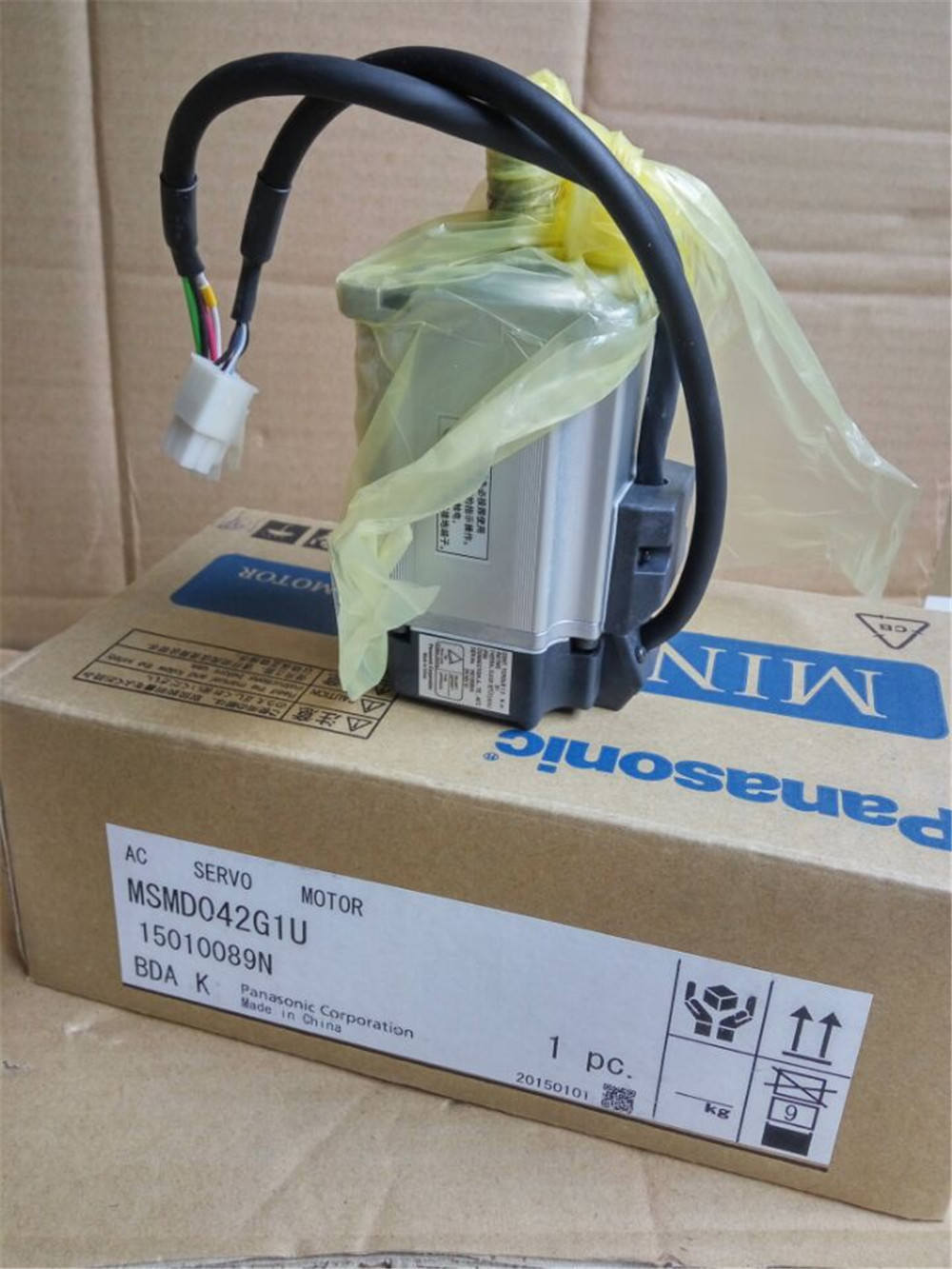 Original New PANASONIC AC servo motor MSMD042G1U in box