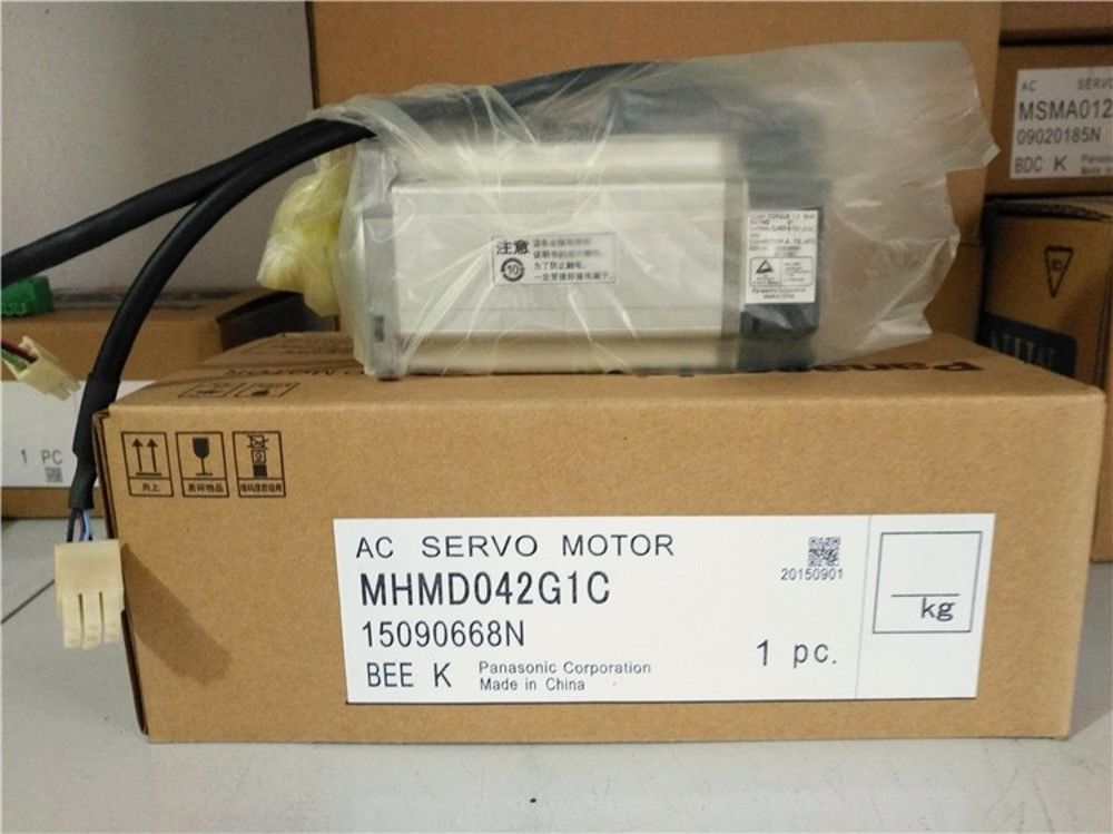 Brand New Panasonic MHMD042G1C AC Servo Motor in box