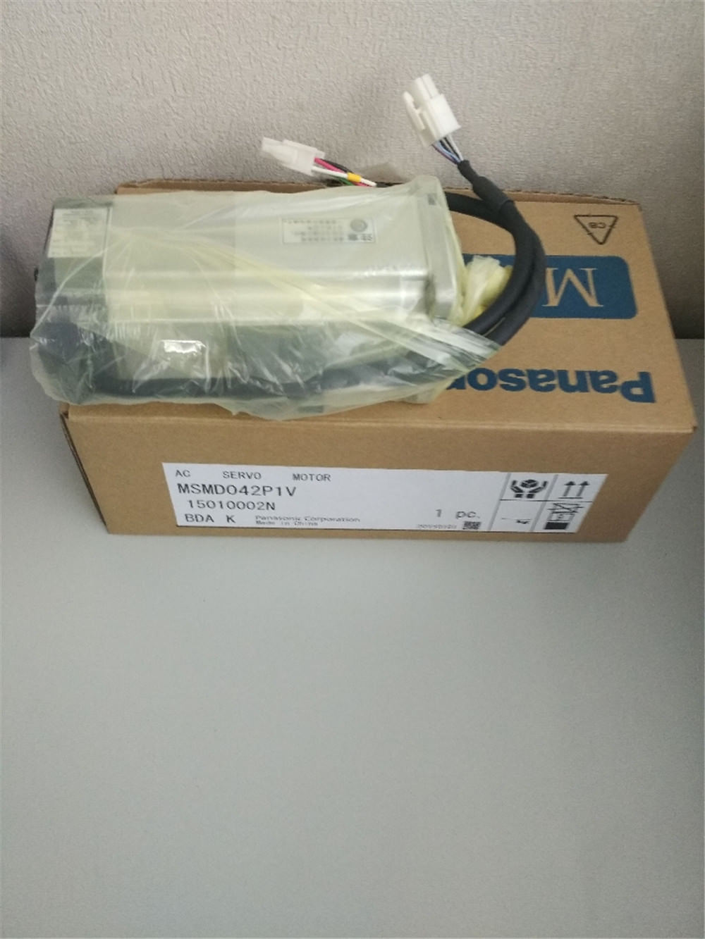 Brand NEW PANASONIC AC Servo motor MSMD042P1V in box