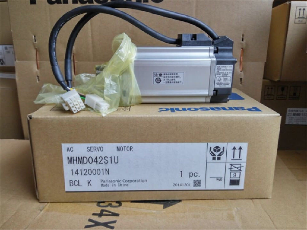 Brand New PANASONIC servo motor MHMD042S1U in box