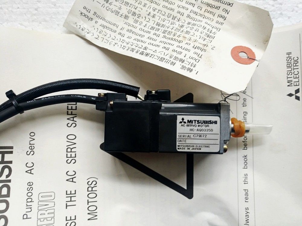 NEW& ORIGINAL Mitsubishi SERVO MOTOR HC-AQ0335D HCAQ0335D IN BOX