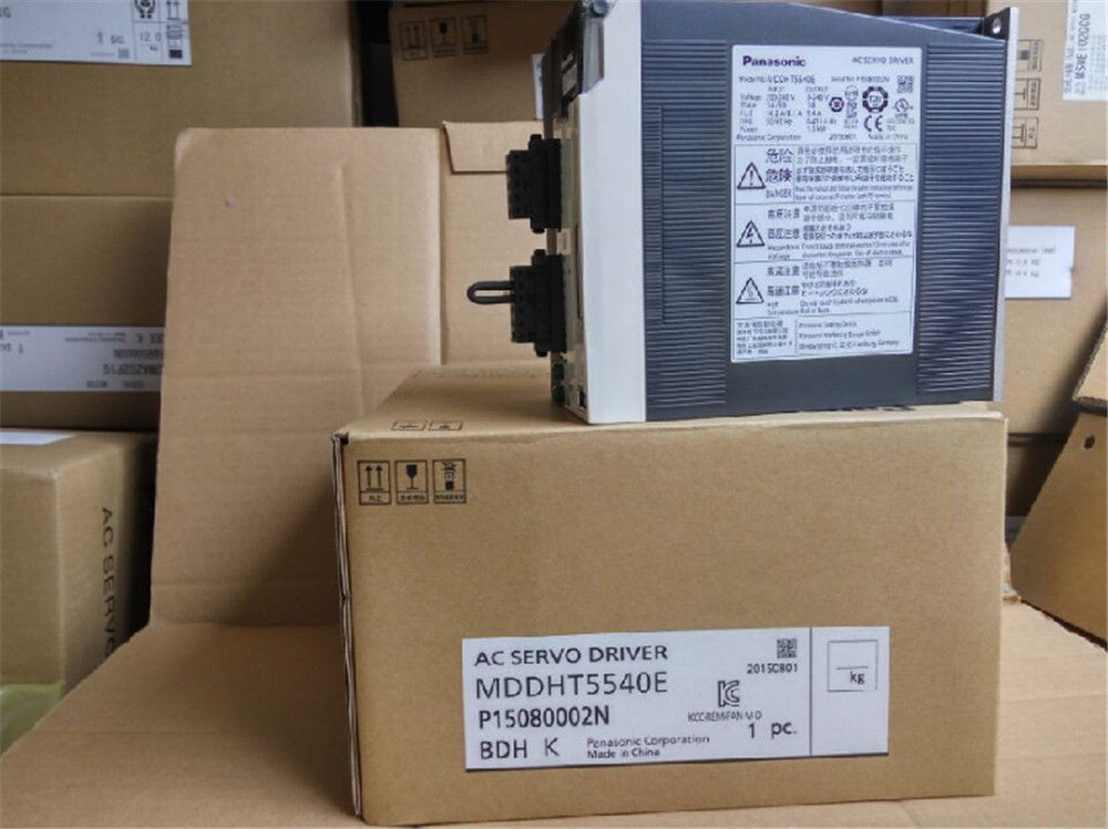 Brand New PANASONIC MINAS A5 Servo drive MDDHT5540E in box